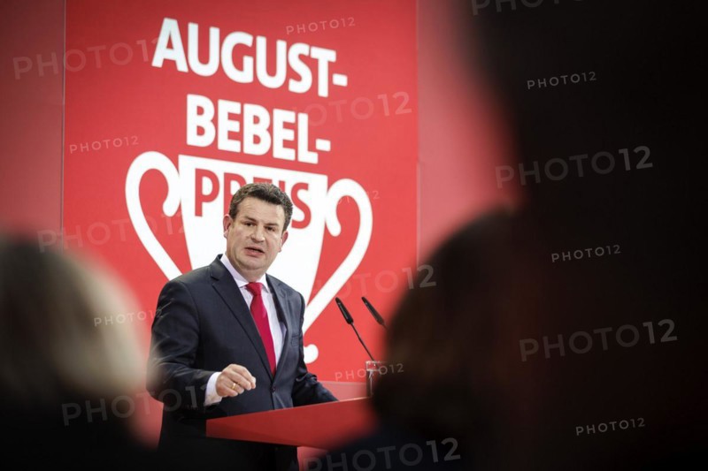 Making progress out of change. A discussion on the occasion of the 160th birthday of the SPD with the award of the August Bebel Prize to Franz Muentefering. Here: Hubertus Heil