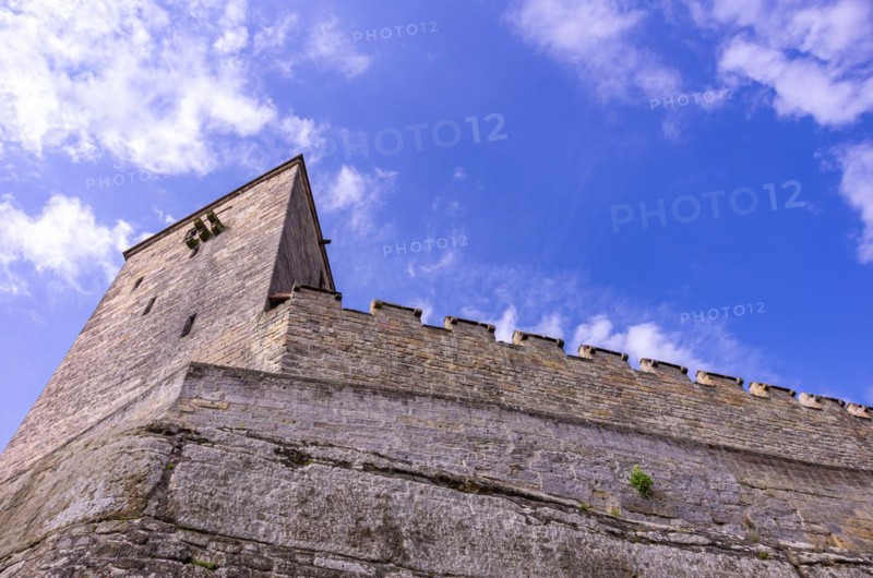 View of the tower and battlements in the southeast corner of Kost Castle