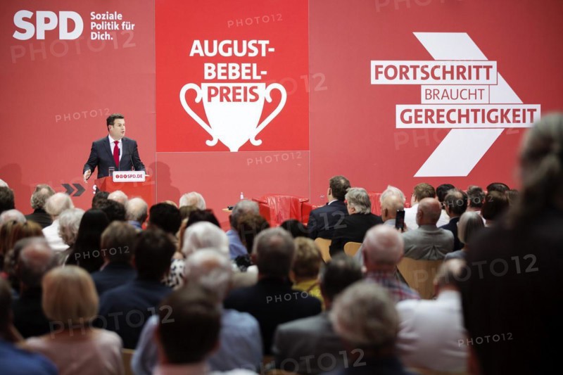 Making progress out of change. A discussion on the occasion of the 160th birthday of the SPD with the award of the August Bebel Prize to Franz Muentefering. Here: Hubertus Heil