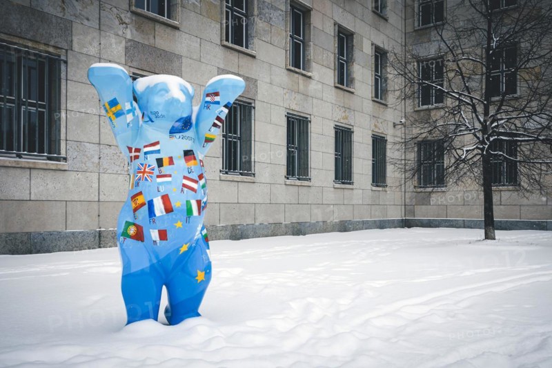 A Berliner Beer stands in the snow in front of the Federal Ministry of Finance in Berlin. 09.02.2021.