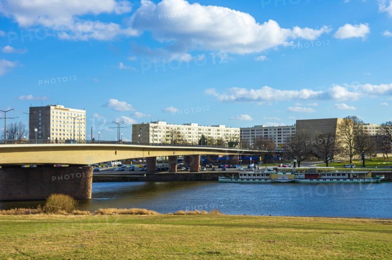 Modern buildings and synagogue as well as Elbe steamer seen from the Koenigsufer below the Carolabruecke