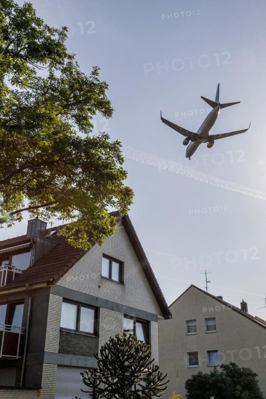 Flight path over residential areas at Duesseldorf Airport