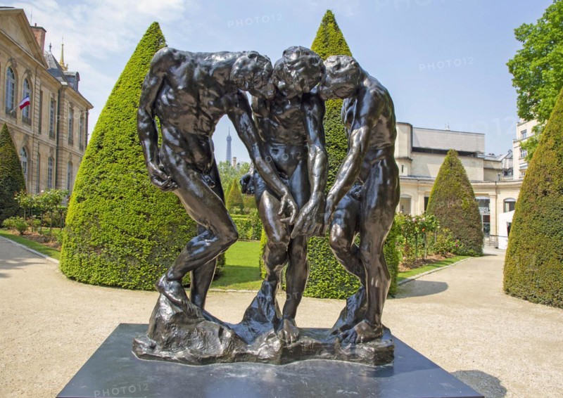 Sculpture Les Trois Ombres in the Garden of Sculptures