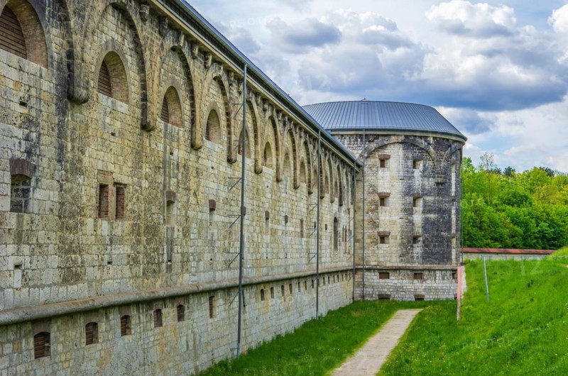 The stone citadel of the Wilhelmsburg on the Michelsberg