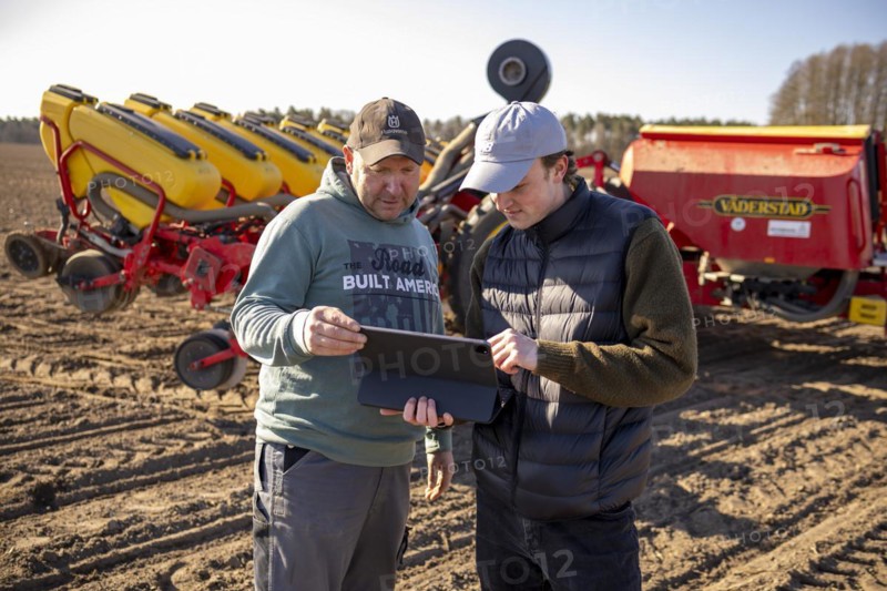 Maize sowing precision drill Vaederstad Tempo