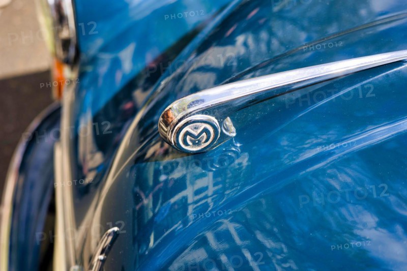 Morris Minor 1000 radiator mascot