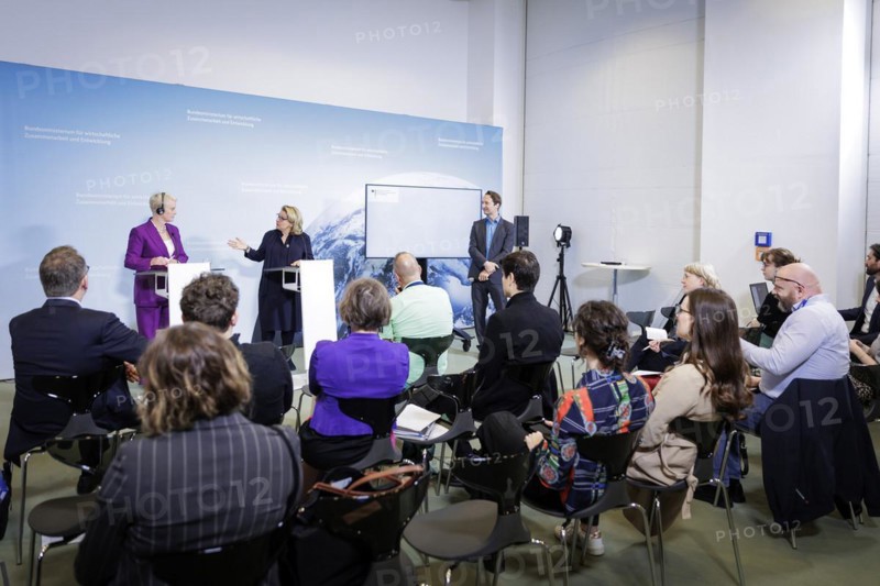 (R-L) Svenja Schulze, Federal Minister for Economic Cooperation and Development, and Cindy McCain, Executive Director World Food Programme (WFP), hold a joint press conference on the commitment to tackle the global hunger crisis at the Federal Ministry for Economic Cooperation and Development. Berlin, 25.05.2023., Berlin, Germany, Europe