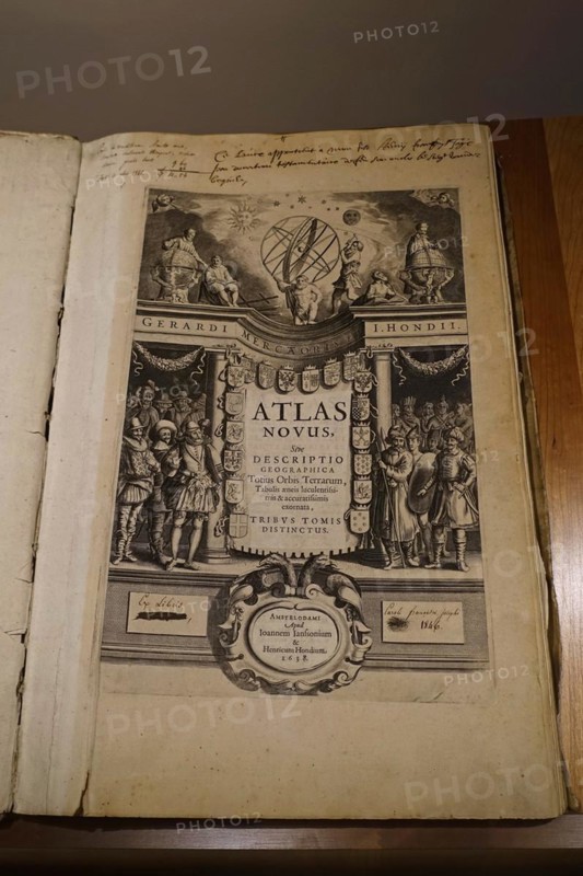 1638 Atlas novus