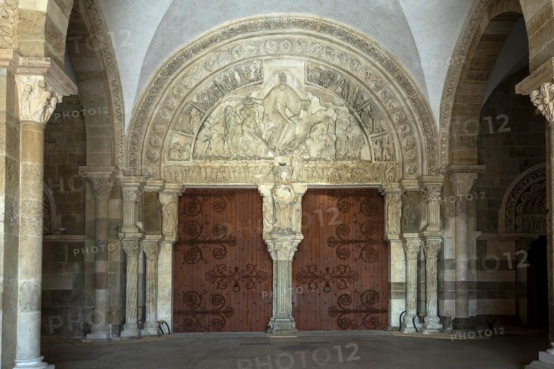 Vezelay labelled les Plus Beaux Villages de France. The Great Tympanum in the narthex