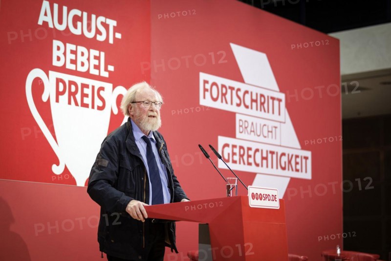 Making progress out of change. A discussion on the occasion of the 160th birthday of the SPD with the award of the August-Bebel-Prize to Franz Muentefering. Here: Opening of the award ceremony of the August-Bebel-Prize by Wolfgang Thierse