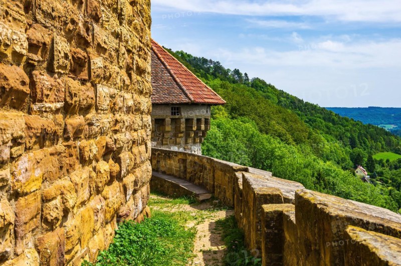 Tour of the Hohenrechberg castle ruins in Rechberg