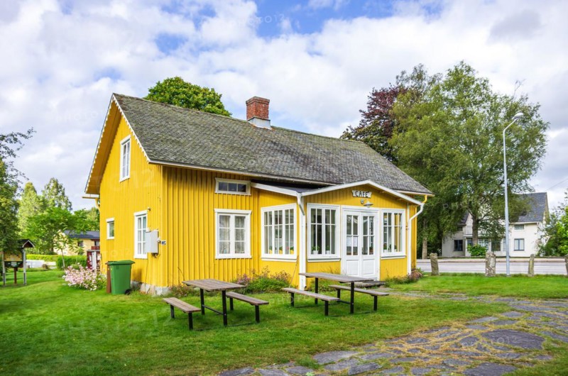 The picturesque herb garden with Kroppefjaell's local history museum and a small cafe is located on the grounds of the former spa park