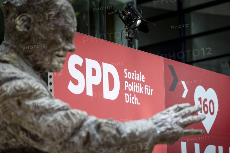 'AeuProgress needs justice'Aei For 160 years ideas for tomorrow'Aeu at the Willy Brandt House in Berlin