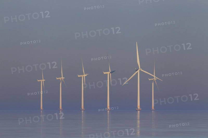 Wind turbines at sea of Lillgrund