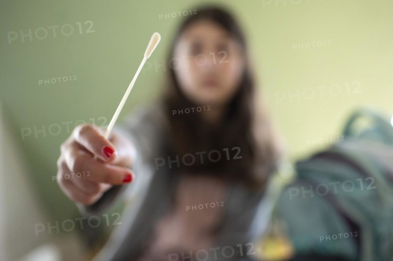 Subject: Cotton swabs for a Corona rapid test