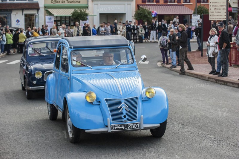 Blue Citroen 2CV during the Embouteillage de la Route Nationale 7