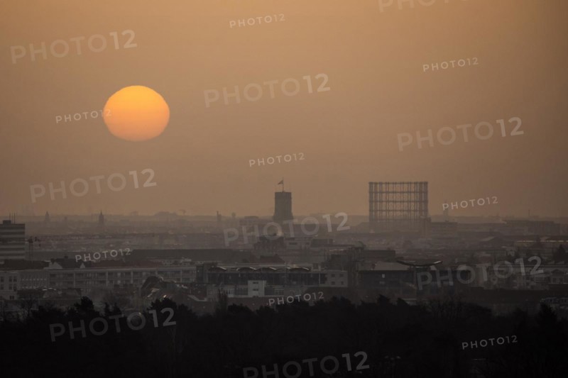 Sunrise over Schoeneberg with the town hall