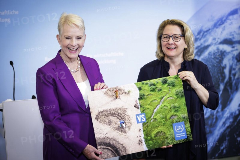 (R-L) Svenja Schulze, Federal Minister for Economic Cooperation and Development, and Cindy McCain, Executive Director World Food Programme (WFP), hold a joint press conference on the commitment to tackle the global hunger crisis at the Federal Ministry for Economic Cooperation and Development. Berlin, 25.05.2023., Berlin, Germany, Europe