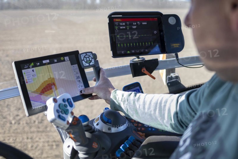 Maize sowing precision drill Vaederstad Tempo