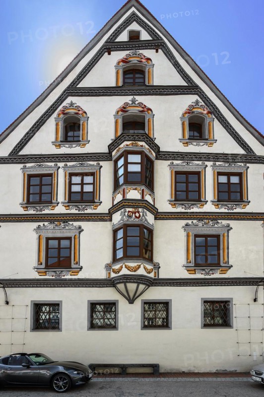 Town hall facade with bay window in Obergünzburg