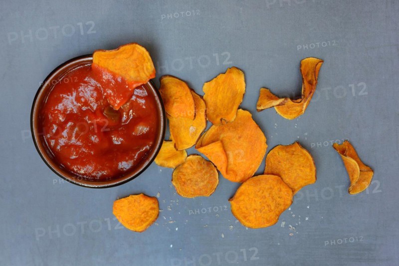 Sweet crisps and salsa sauce
