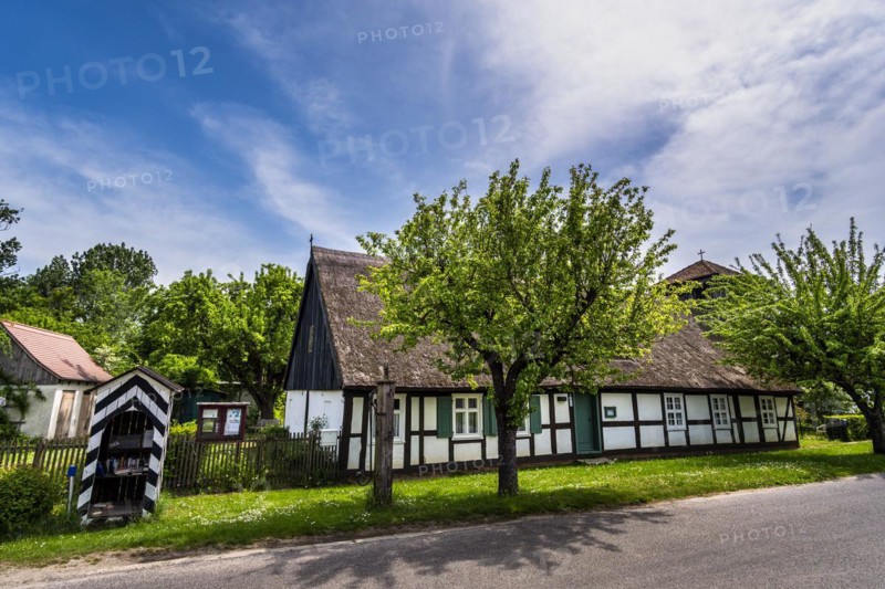 Wuschewier School and Prayer House