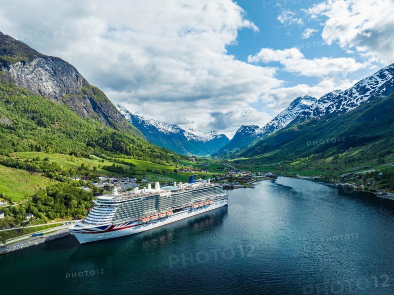 IONA PandO CRUISES