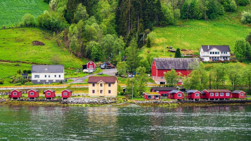 Mountains and Fiord to Olden