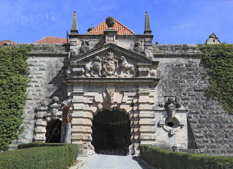Entrance portal from 1662 to Veste Rosenberg