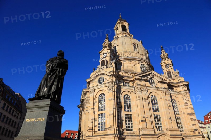 Martin Luther statue