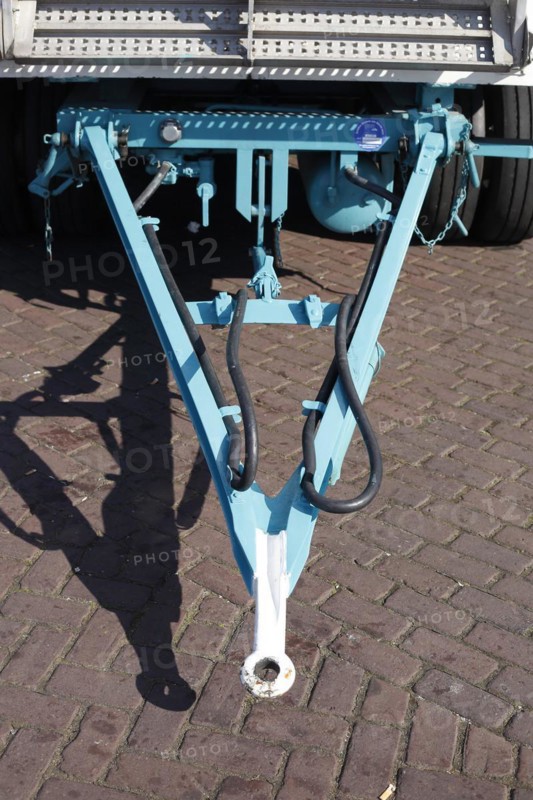 Trailer coupling on a truck trailer