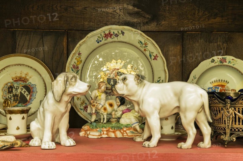 Porcelain dogs