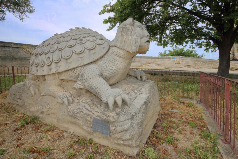 Sculpture La Tarasque by Pascal Demaumont 2005