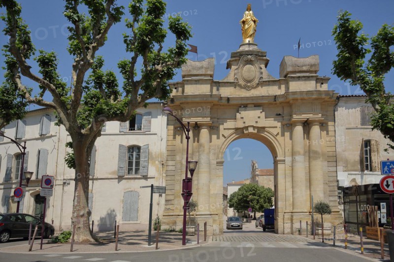 Historical town gate Porte Saint-Jean