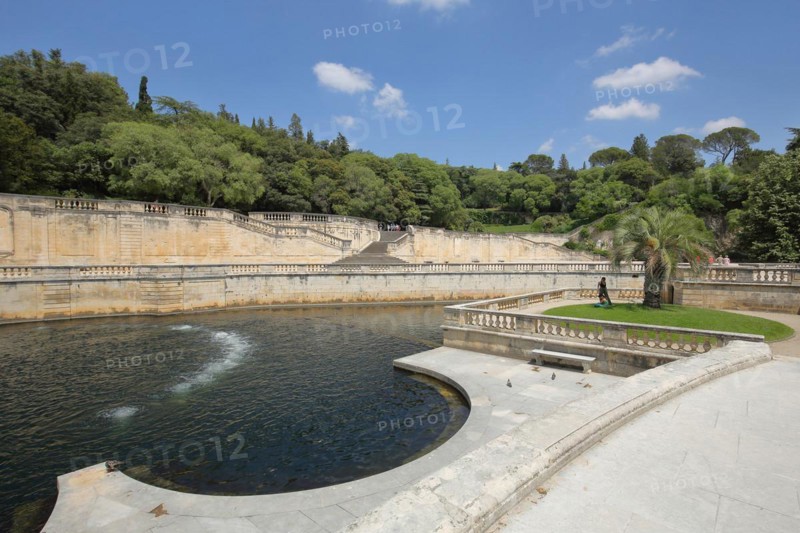 Jardins de la Fontaine with pond