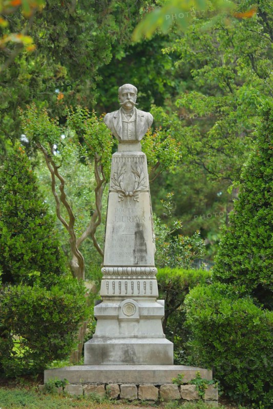 Monument to former mayor Jules Urpar
