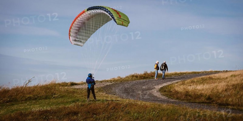 Paragliders on the Hoheward slagheap