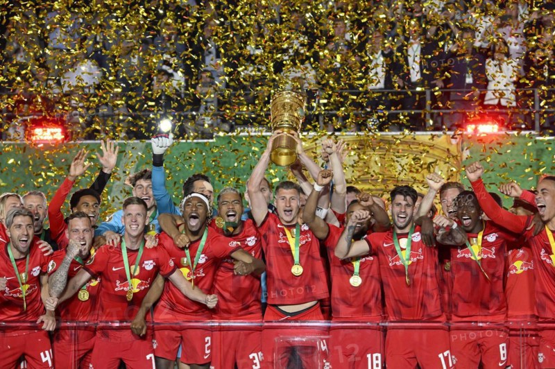 Cup presentation and award ceremony