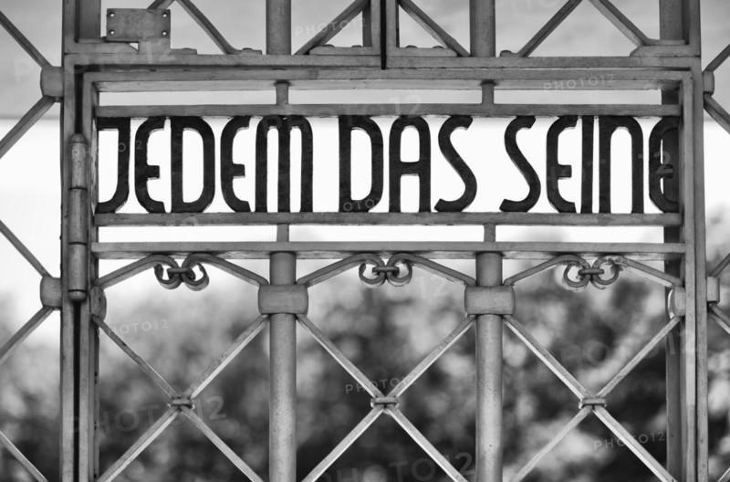 Entrance gate to beech forest concentration camp with the saying JEDEM DAS SEINE in Bauhaus script by Franz Ehrlich