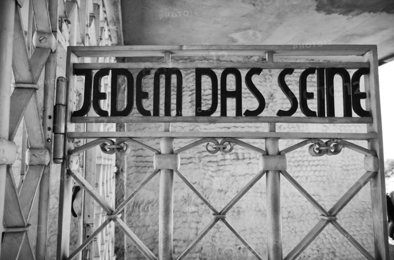 Entrance gate to beech forest concentration camp with the saying JEDEM DAS SEINE in Bauhaus script by Franz Ehrlich