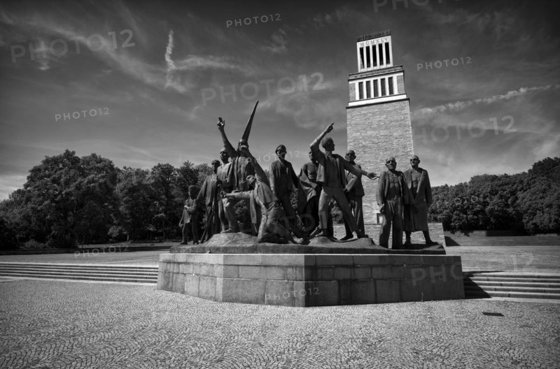 Memorial bell tower and group of figures by Fritz Cremer