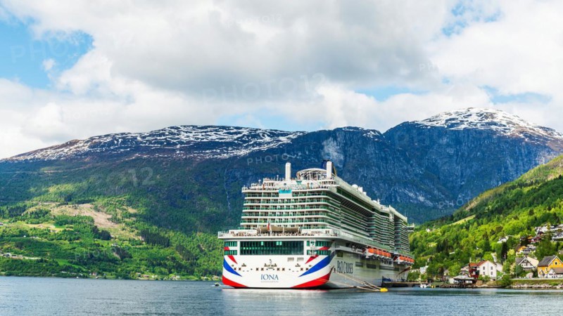 Cruise ship