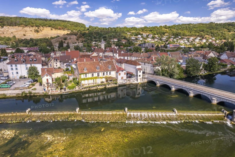 Quingey and the river Loue seen from above