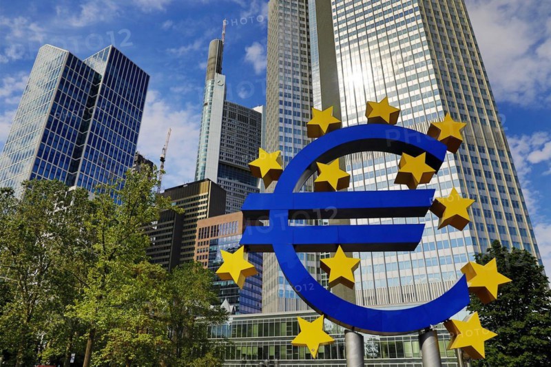 Euro sculpture