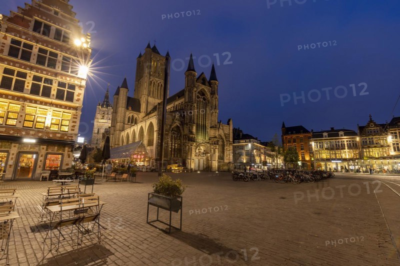 Sint-Niklaaskerk and Korenmarkt