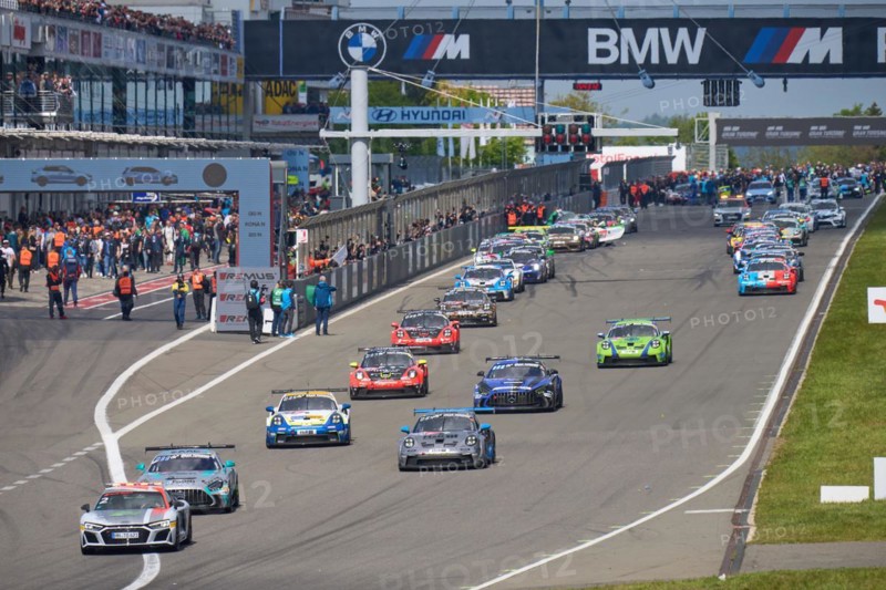 Starting grid for the 24-hour race at the Nürburgring race track Nürburg