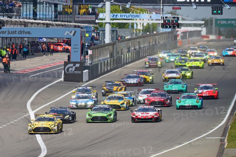 Start of the 24-hour race at the Nürburgring race track Nürburg