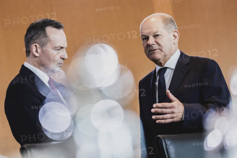 (R-L) Olaf Scholz (SPD), Federal Chancellor, and Volker Wissing (FDP), Federal Minister of Transport and Digital Affairs, photographed in front of the weekly cabinet meeting in Berlin, 07.06.2023., Berlin, Germany, Europe
