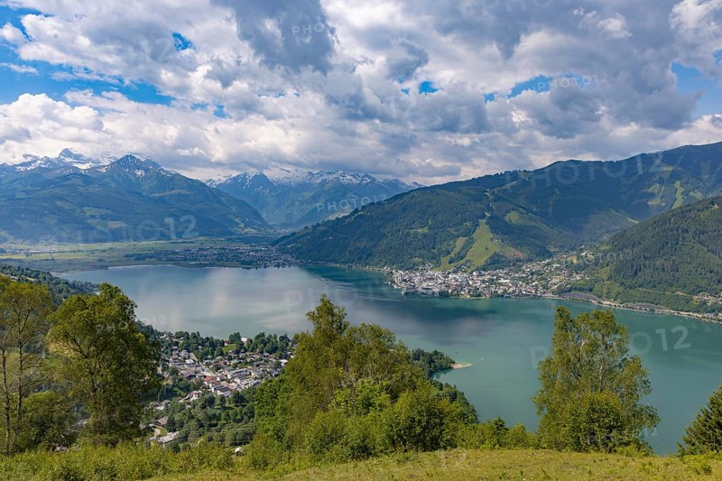 Panorama with Lake Zell with Zell am See and the Kitzsteinhorn in Pinzgau