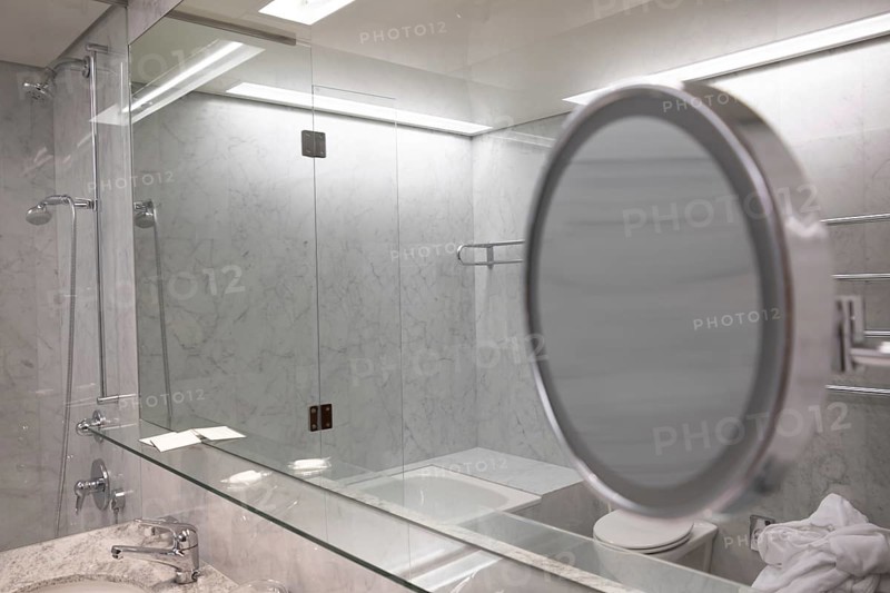 Modern Bathroom with Mirror